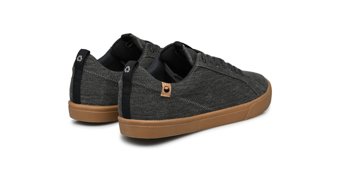 men's dark grey shoes overview from behind
