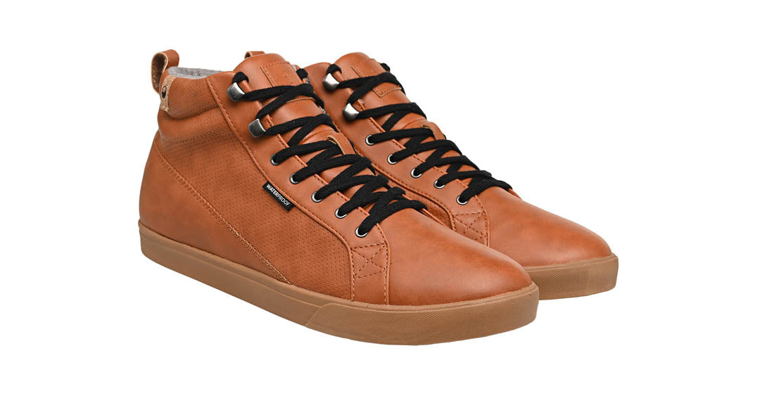 men's caramel shoes overview from right side
